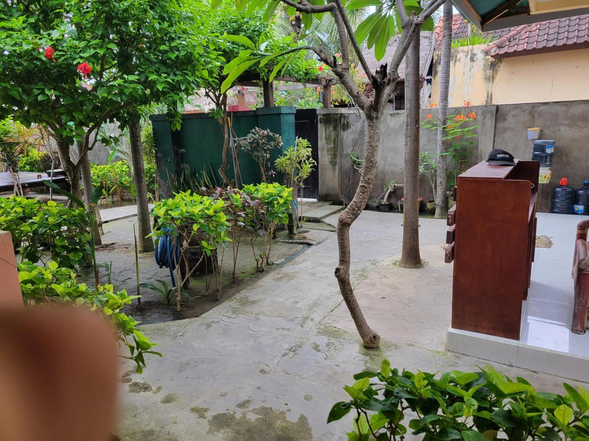 Koi Gili Guest House Gili Trawangan Exterior photo